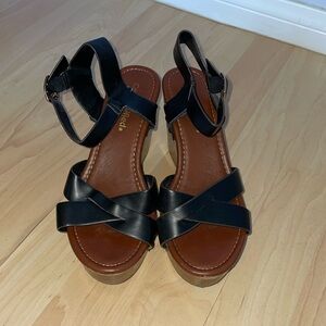 Cute wedge heels 👠